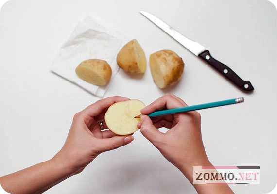 Как делается подарочная упаковка со штампом из картошки