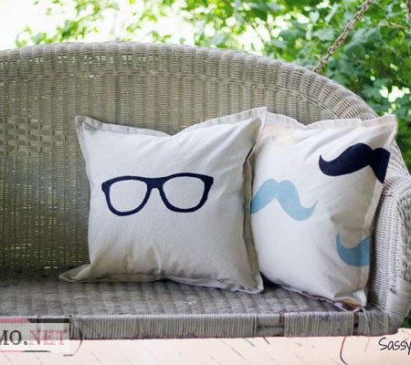 Как украсить диванную подушку своими руками