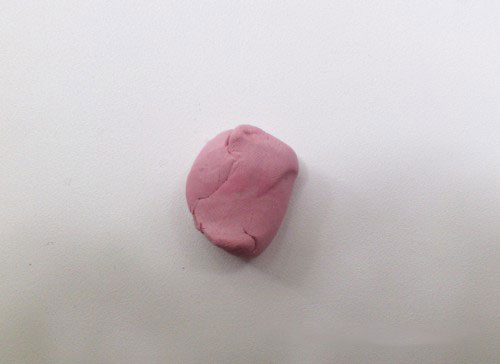 Розовый кусок пластилина