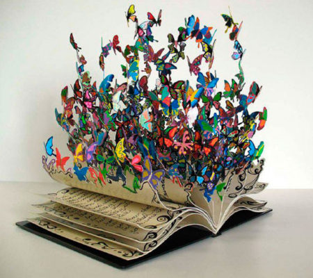 Бабочки - скульптура из книги