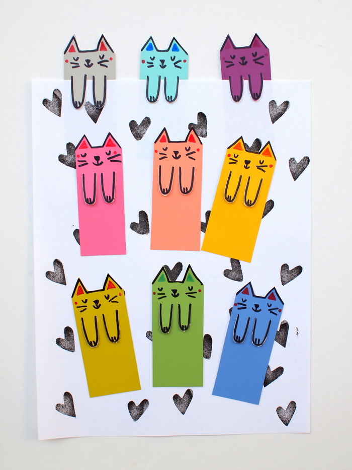 Разноцветные закладки в виде котиков