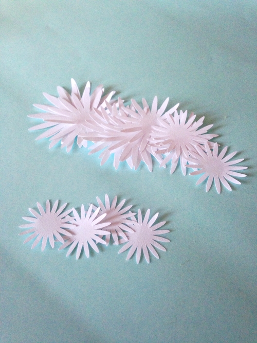 Хризантемы из бумаги-вырезаем детали