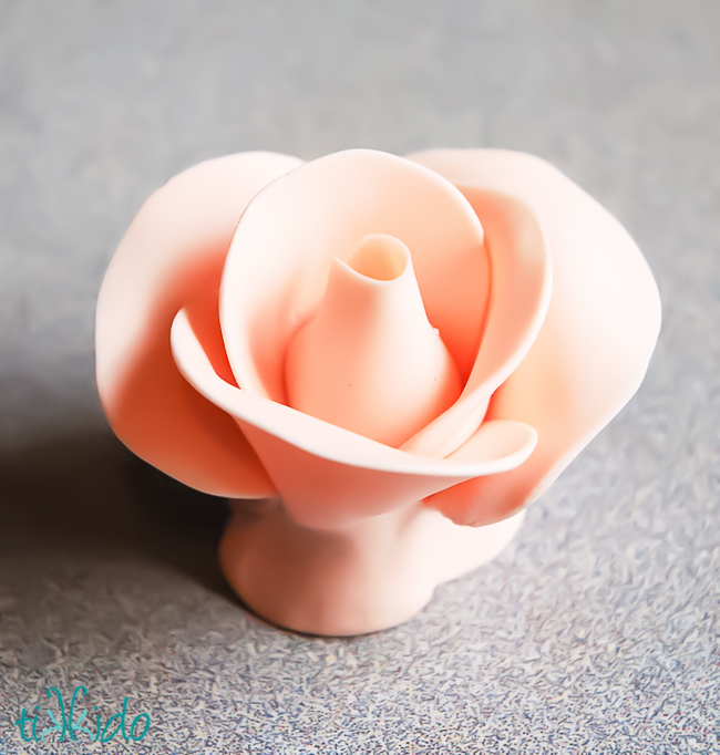 Роза из глины-готовый цветок