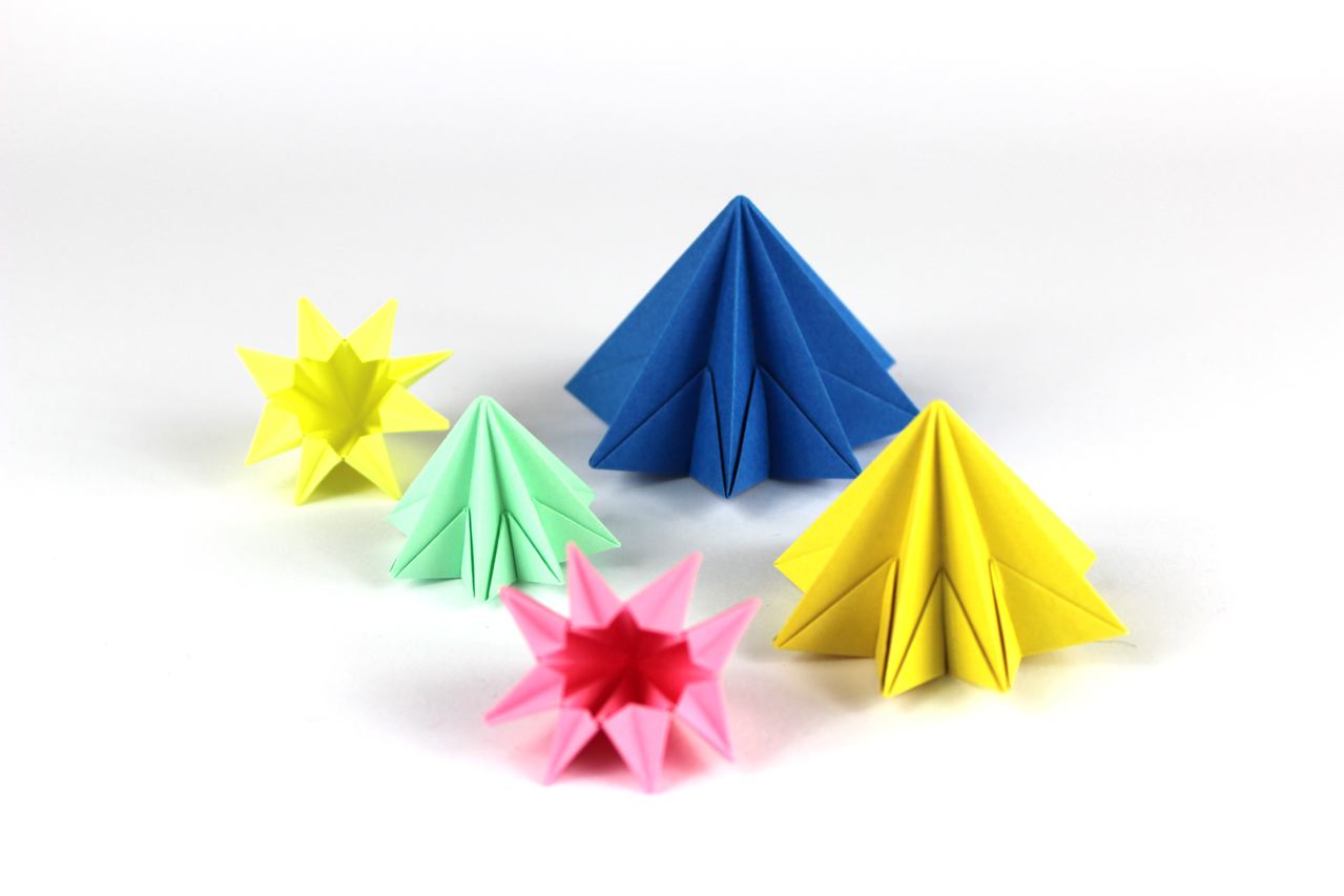 Мобиль оригами с кристаллами из бумаги