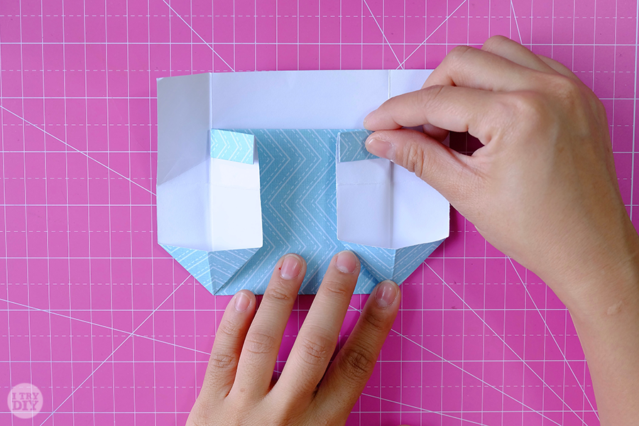 Оригами конверт для денег-сложите правую сторону