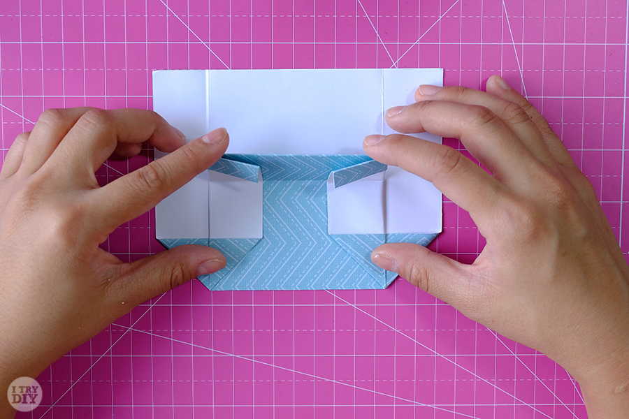 Оригами конверт для денег-загните поясок вниз