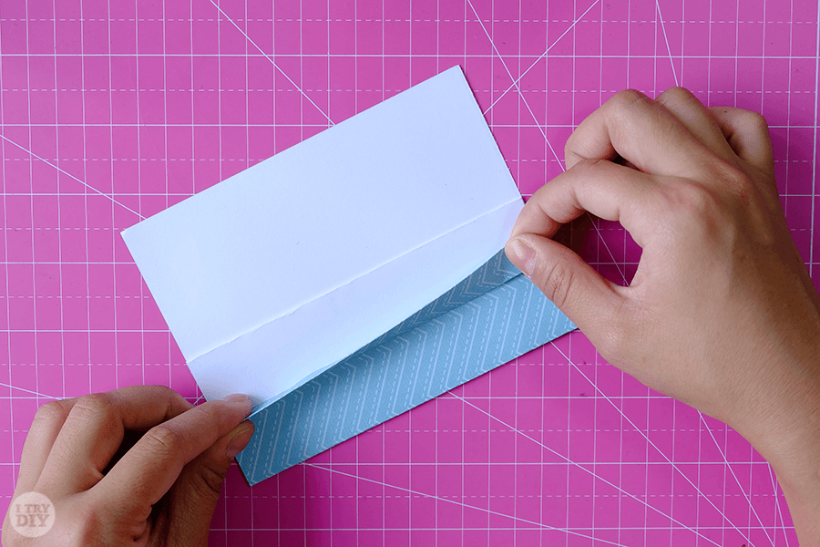 Оригами конверт для денег-загните клапан