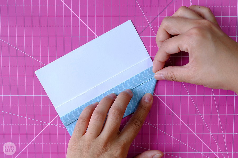 Оригами конверт для денег-сделайте правй уголок