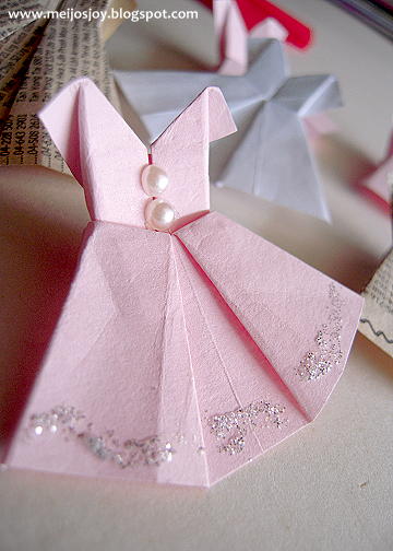 Платье оригами с украшениями