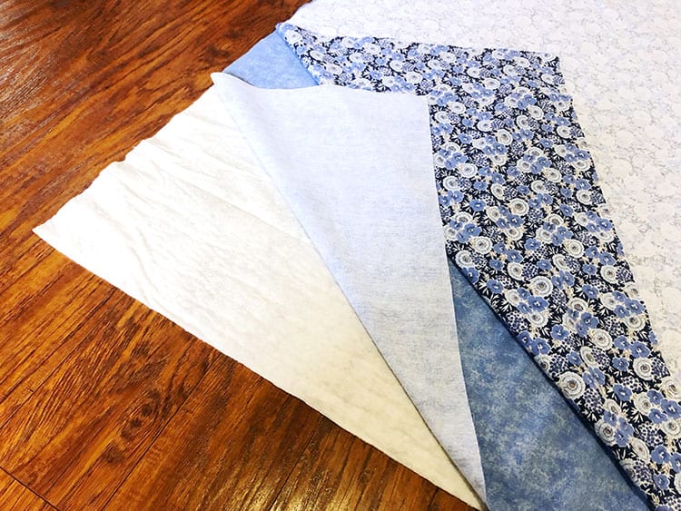 Утяжелённое одеяло - положите куски ткани друг на друга