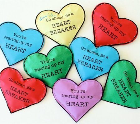 Валентинка с конфетами в виде сердца