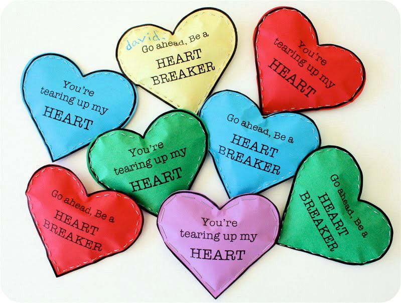 Валентинка в виде сердца наполненная конфетами