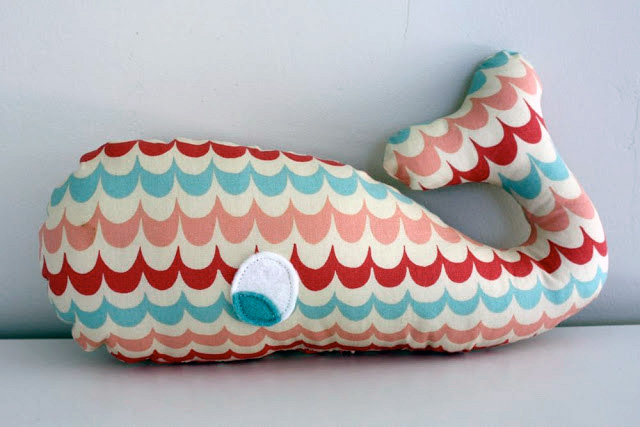 Подушка - игрушка кит своими руками