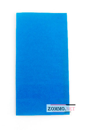 Синий лист бумаги для создания лягушки