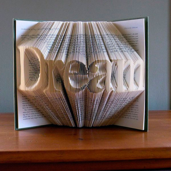 Мечта - надпись в книге