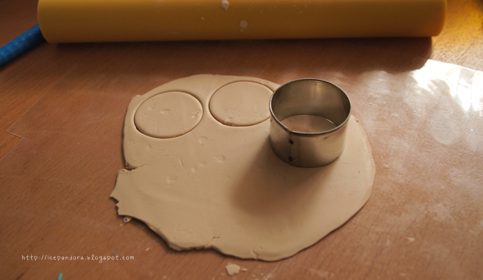 Мороженое из полимерной глины-выдавите кружки