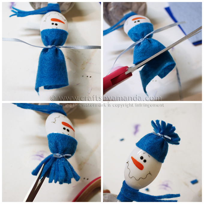 Снеговик из пластиковой ложки в глиняном горшке-сделайте шапку с бахромой