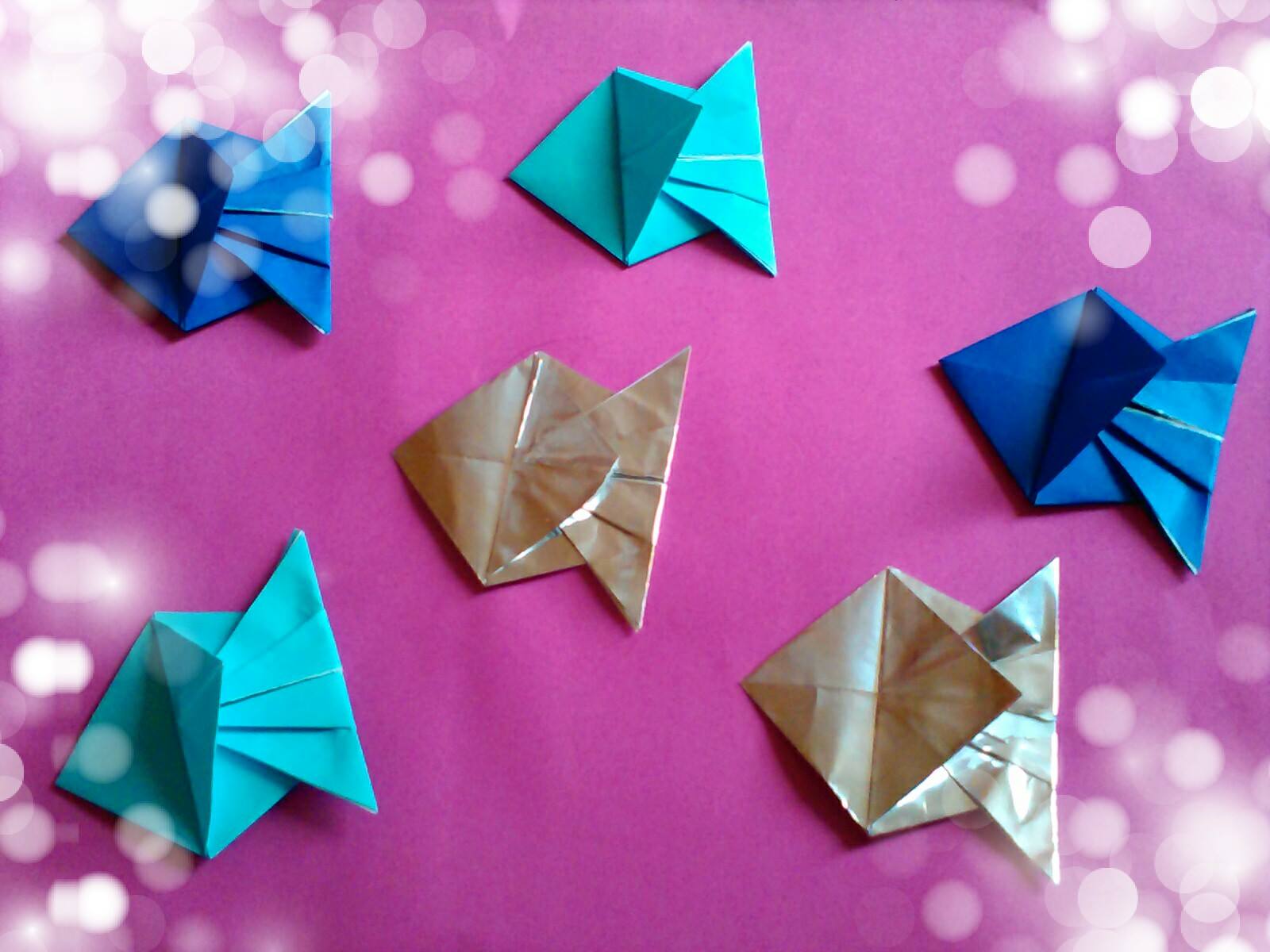 Оригами рибка-золотые и серебряные рыбки