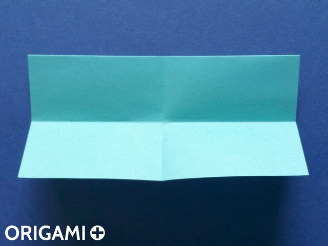 Оригами рибка-сложите прямоугольник по горизонтали и вертикали