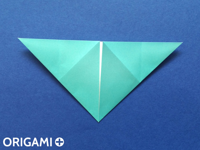 Оригами рибка-загните углы снизу