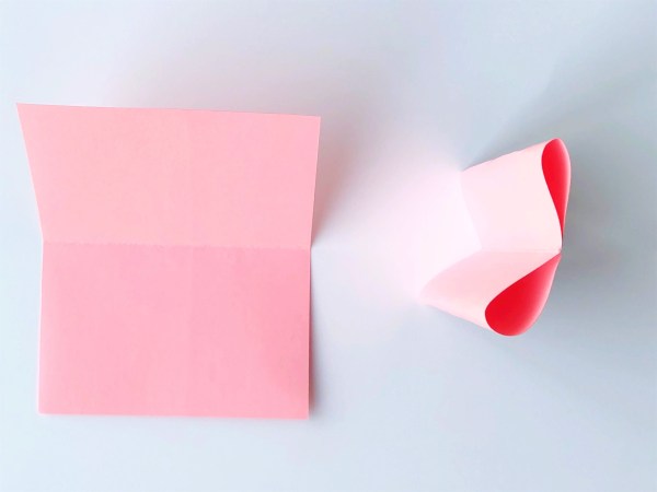 Елочные украшения из бумаги своими руками - согните картон и склейте посередине